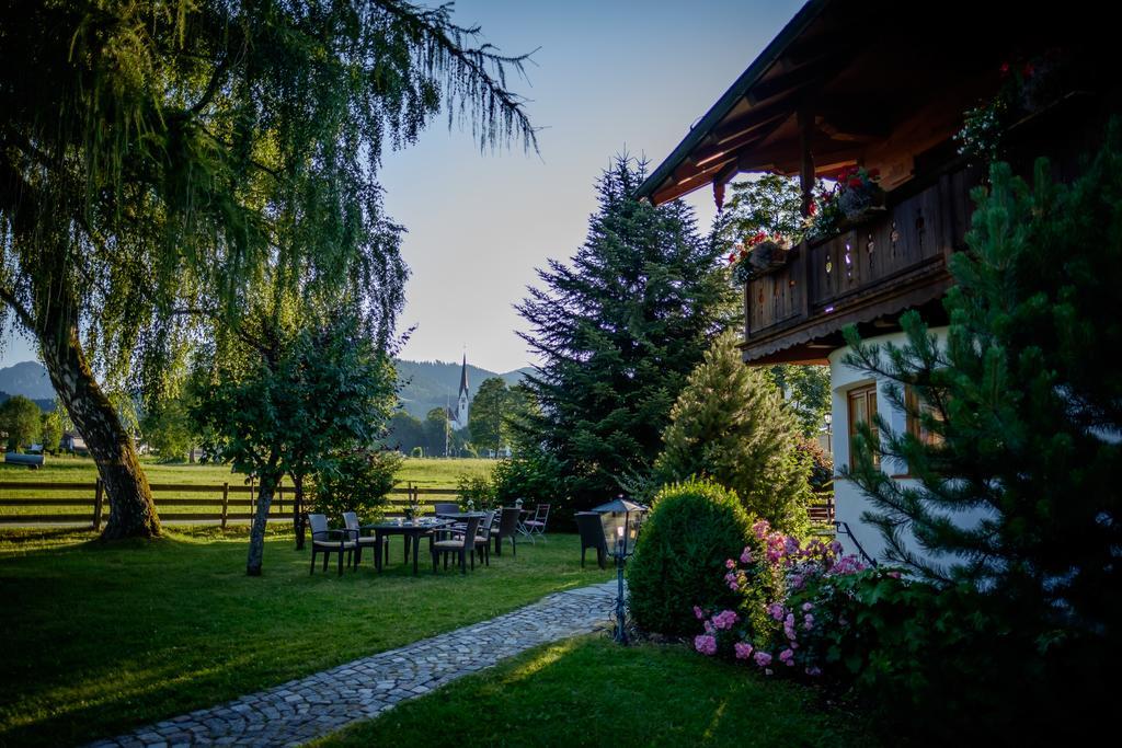 Landhaus Christl Am See Hotel Bad Wiessee Exterior foto